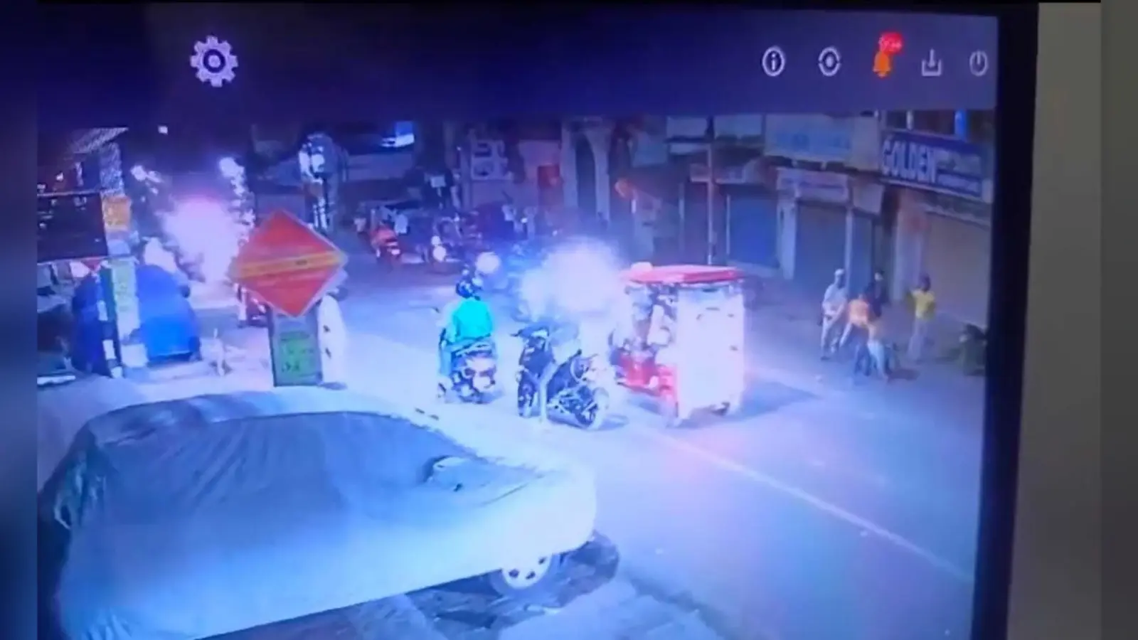 स्वर्ण व्यवसायी से 10 लाख रुपये की लूट, मारपीट के बाद एक लुटेरे को पकड़ा, बाकी तीन फायरिंग करते हुए फरार