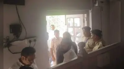 जिला जज के न्यायालय कक्ष में शाॅर्ट सर्किट से एसी में लगी आग
