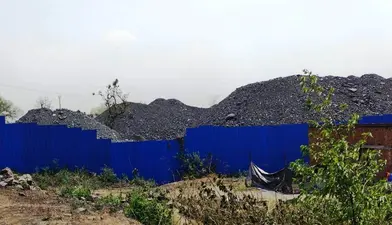 बीकेबी व आका लॉजिस्टिक कंपनी के मालिकों सहित कई पर केस दर्ज