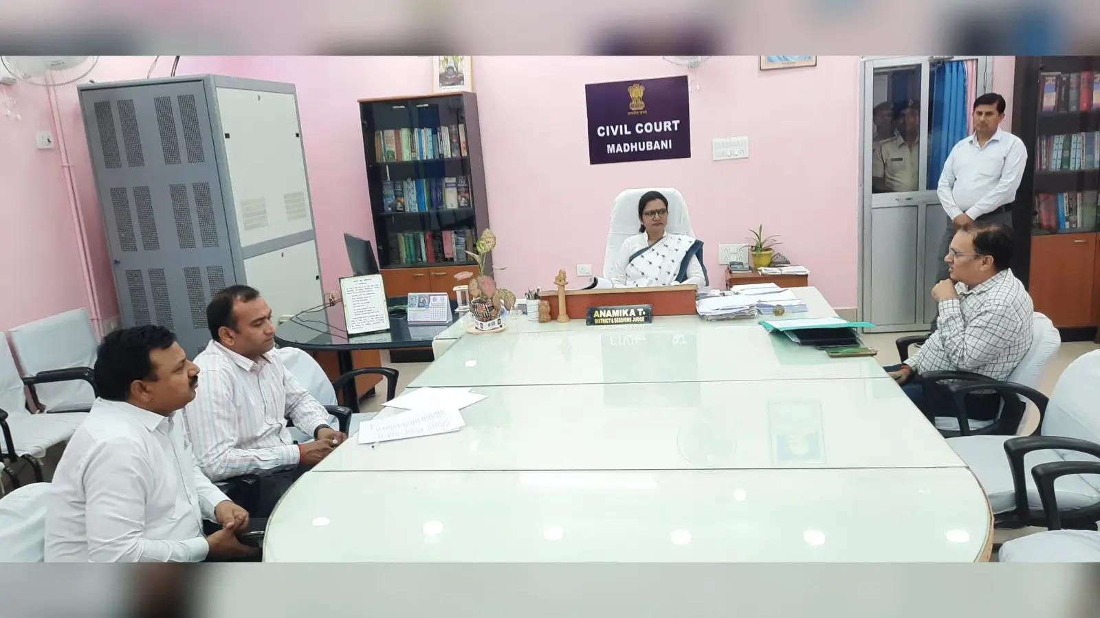 निगरानी कमेटी के साथ जिला जज ने की बैठक