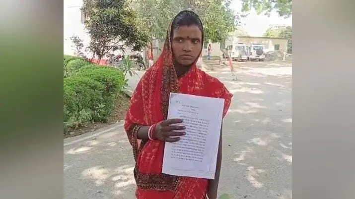 विवाद के बाद घायल केस दर्ज कराने के लिए भटक रहा