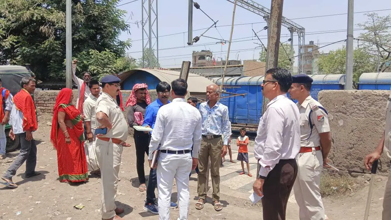 Bhagalpur News: बेटिकट यात्रियों व गंदगी फैलाने वाले होंगे दंडित : एडीआरएम