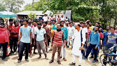 श्मशान घाट पर दखल के खिलाफ ग्रामीणों ने की सभा