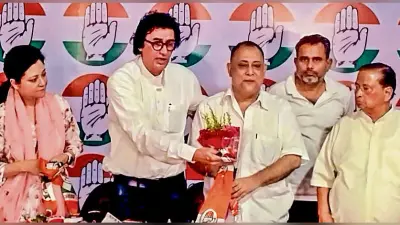 कांग्रेस में शामिल हुए पूर्व मंत्री देवाशीष नायक