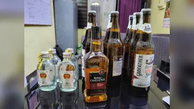 राशन दुकान से देसी व विदेशी शराब जब्त