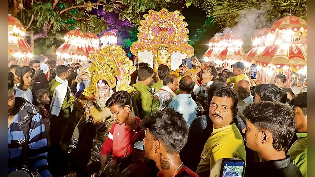 बंडामुंडा : बैंड-बाजा के साथ निकली विसर्जन शोभायात्रा, माता मुथ्यालम्मा की पूजा का हुआ समापन