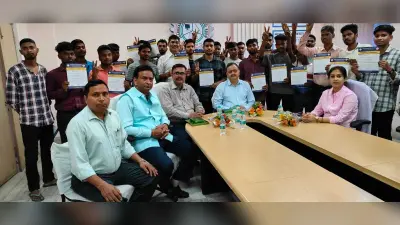 उषा मार्टिन ने कराया 30 युवकों को इलेक्ट्रिशियन व सोलर पैनल का प्रशिक्षण
