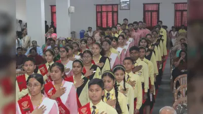 कैंपस : संत कैरेंस में अलंकरण समारोह में विद्यार्थियों को मिलीं जिम्मेदारियां