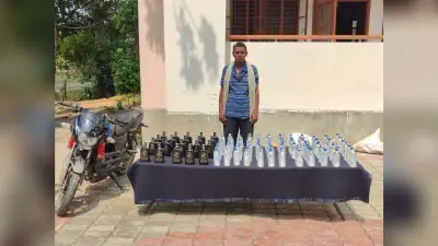 140 बोतल नेपाली शराब व बाइक के साथ तस्कर गिरफ्तार