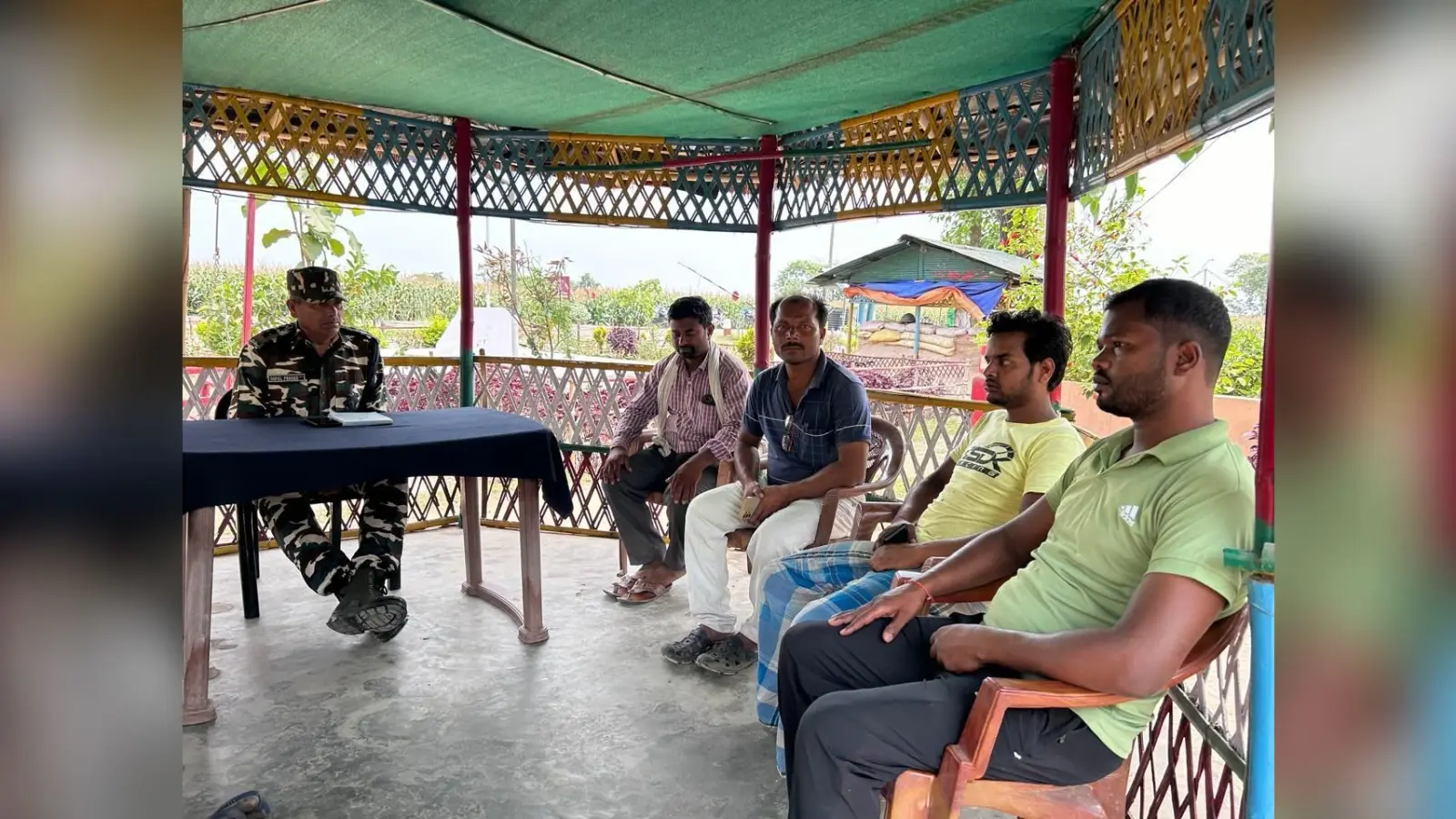 एसएसबी ने ग्रामीणों के साथ की बैठक, बच्चों की शिक्षा पर जोर