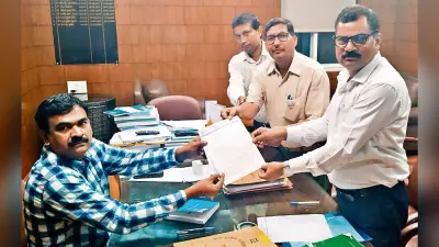 स्पीकर के खिलाफ भाजपा पहुंची चुनाव आयोग