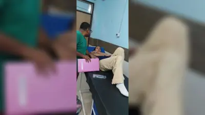 छपरा से पीएम के कार्यक्रम से लौट रही पुलिसकर्मियों की बस ट्रैक्टर से टकरायी