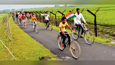 पर्यावरण की रक्षा को ले बीएसएफ जवानों ने निकाली साइकिल रैलीफोटो 2, 3 रैली में शामिल बीएसएफ के पदाधिकारी, कर्मी व ग्रामीण