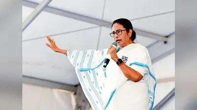महिलाओं की गरिमा से खिलवाड़ न करें : ममता