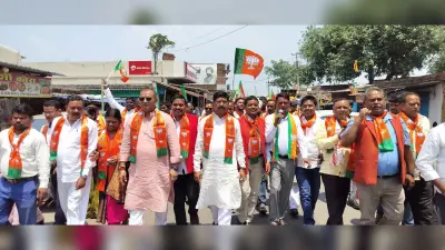 राज्यसभा सांसद ने अनगड़ा में की पदयात्रा, मांगे वोट