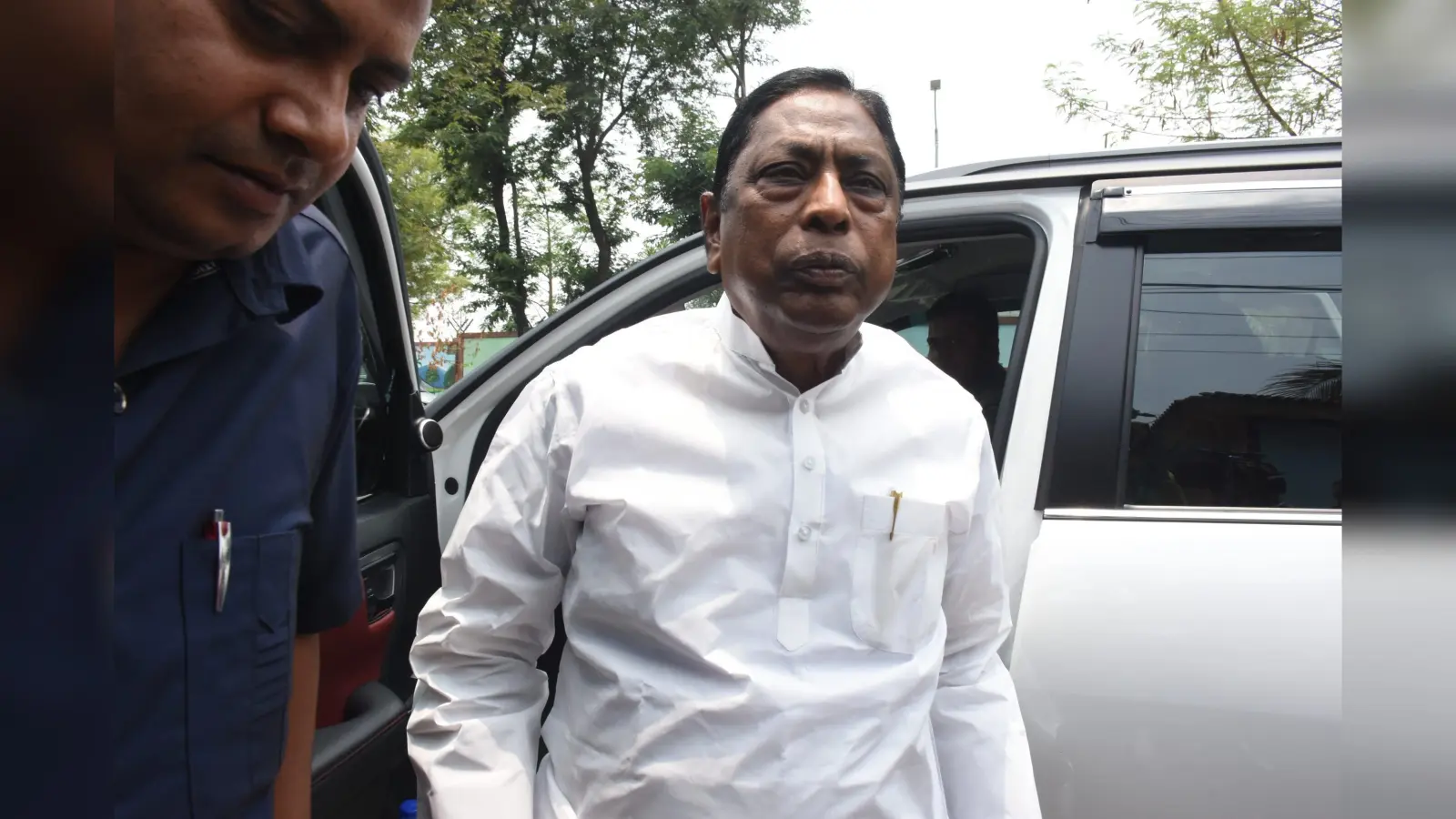 झारखंड में कांग्रेस की धुरी रहे आलमगीर, सत्ता की चासनी में हाथ हमेशा डूबे रहे, रसूखदार भी बने