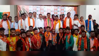 विभिन्न पार्टियों के दर्जनों कार्यकर्ताओं ने सांसद के सामने थामा भाजपा का दामन