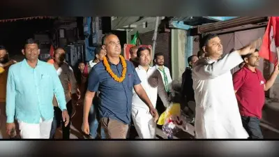 महागठबंधन प्रत्याशी ने किया रोड शो, मांगा समर्थन