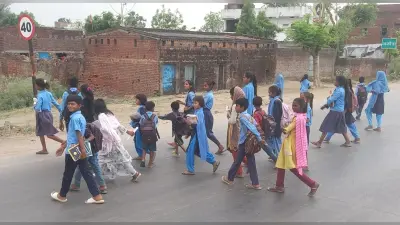 स्कूलों में लौटी रौनक, सुबह छह बजे से पहले ही पहुंच गये शिक्षक