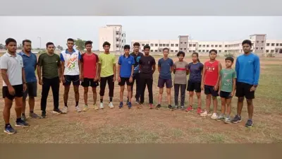 पदक व नौकरी की उम्मीद में पसीना बहा रहे युवा