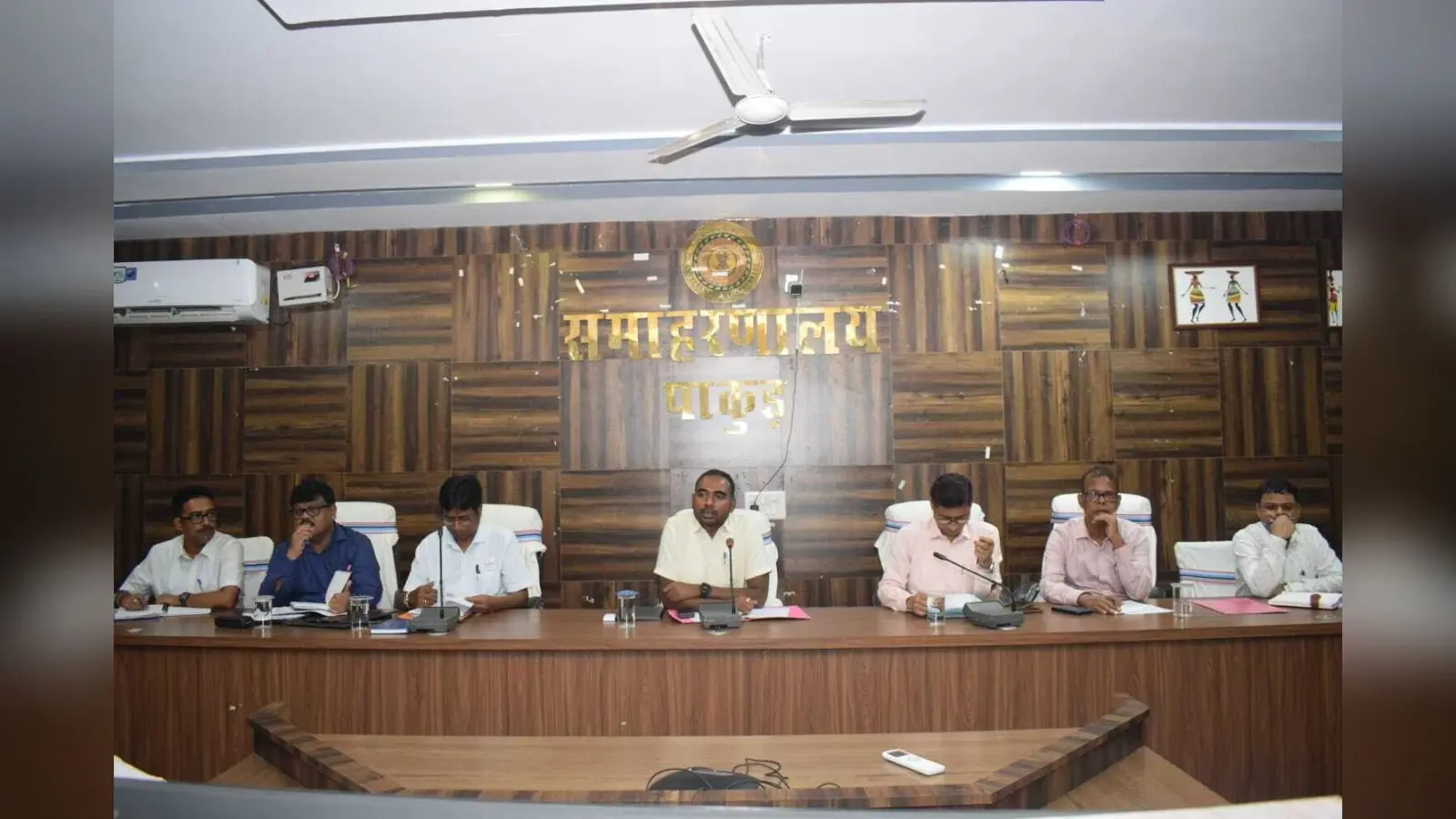 चुनाव कार्य में किसी भी प्रकार की कोताही बर्दाश्त नहीं की जाएगी : डीसी