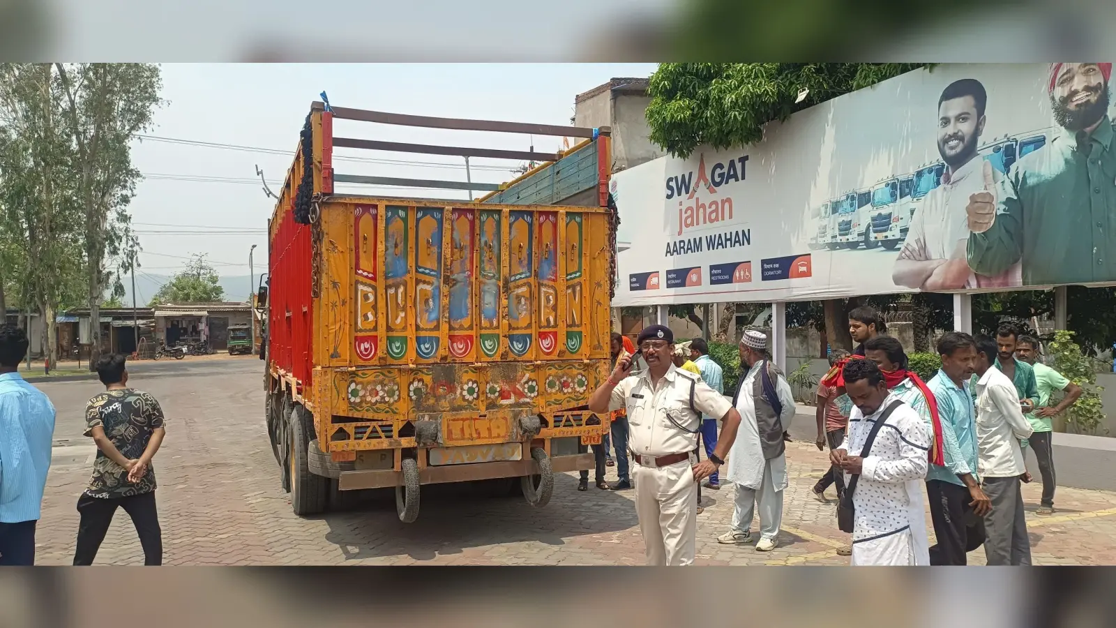 गिट्टी लोड ट्रक की चपेट में आकर अज्ञात वृद्ध व्यक्ति की मौत