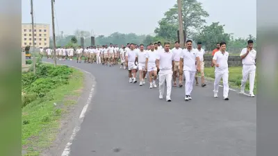 मॉर्निंग वॉक कर लोगों को स्वस्थ रहने का दिया संदेश