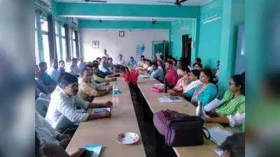 बुजुर्ग मतदाता के सहयोग के लिए बूथों पर तैनात रहेगें वोलेंटियर:डीइओ