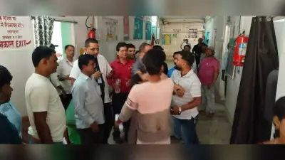 निदेशक प्रमुख के साथ बैठक में थे चिकित्सक, ओपीडी में इलाज नहीं होने पर हंगामा