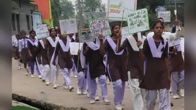 मतदान प्रतिशत बढ़ाने को लेकर छात्र-छात्राओं ने निकाली प्रभात फेरी