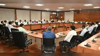 बीडीओ मतदाता सूचना पर्ची का शत-प्रतिशत सुनिश्चित करायें वितरण, डीसी ने बोगस वोटिंग रोकने के लिए पदाधिकारियों को दिये निर्देश, कहा