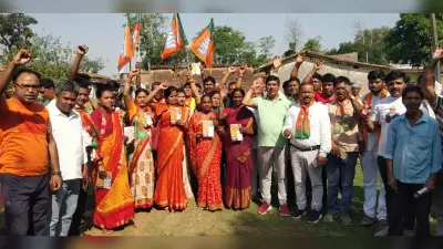 राज्यसभा सांसद ने डोर-टू-डोर चलाया अभियान