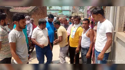 पीसीसी सड़क निर्माण में गड़बड़ी देख भड़के ग्रामीण