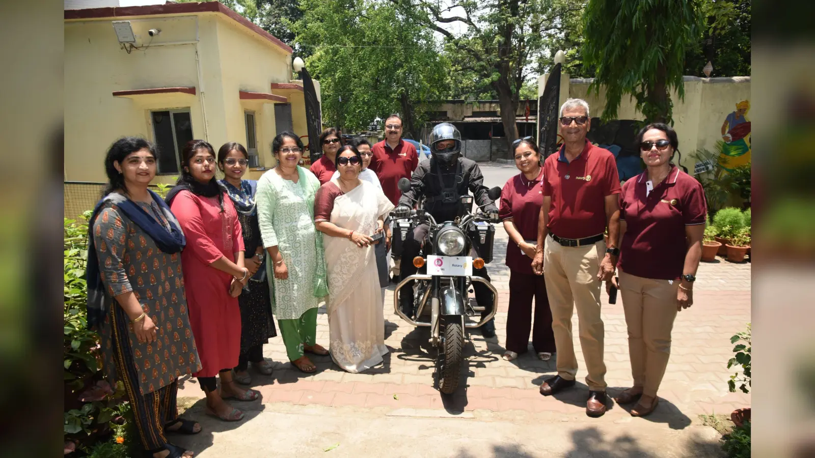 शिक्षा से बालिका सशक्तीकरण का संदेश लेकर देश भ्रमण पर निकले बाइक राइडर बीजू का स्वागत