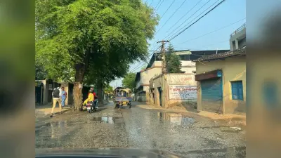 पाइप लीकेज से रोज बर्बाद हो रहा है पानी, विभाग उदासीन