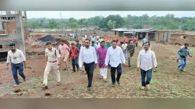 पीएम के कार्यक्रम को लेकर सभा स्थल का एसपी व डीसी ने किया निरीक्षण