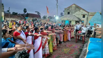 संध्या चौपाल में लोगों को मतदान के लिए दिलायी गयी शपथ