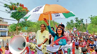 अरूप के समर्थन में रचना बनर्जी ने किया रोड शो