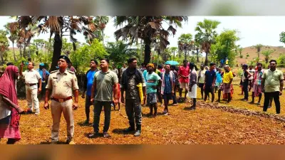 पेड़ पर लटका मिला युवक का शव, जांच में जुटी पुलिस