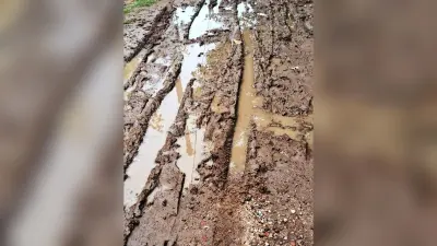 शिलान्यास के दो साल बाद भी रतनपुरा गांव की नहीं बनी सड़क, ग्रामीणों में आक्रोश