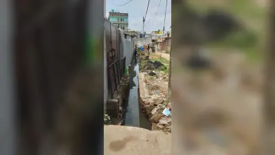 नाले से निकाले गये कचरे का नहीं होता उठाव, समय और पैसों की बर्बादी