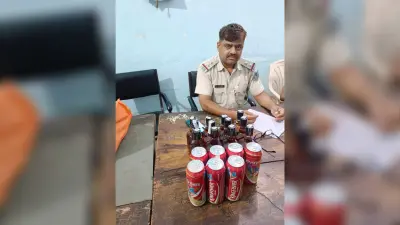 रात में गड्ढे में छिपाकर बेच रहा था अवैध शराब, पुलिस ने पकड़ा