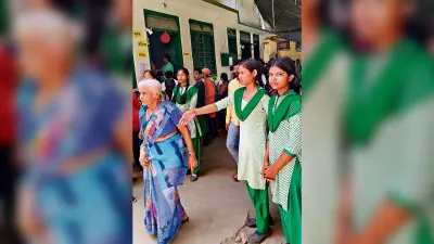 मधुकम से शहीद चौक तक कहीं बूथों में भारी संख्या में लोग, तो कहीं सन्नाटा