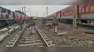 आरपीएफ व रेल पुलिस ने की संवेदनशील जगहों पर चलाया सर्च अभियान