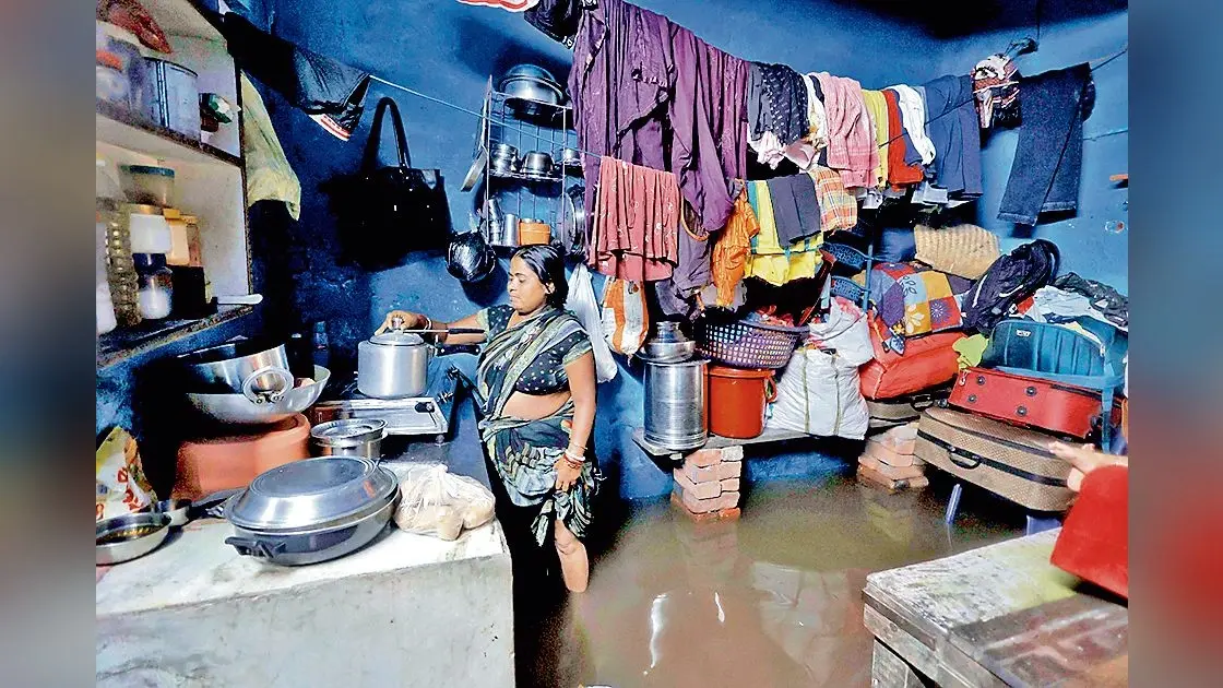 हावड़ा के कई इलाकों में जलजमाव