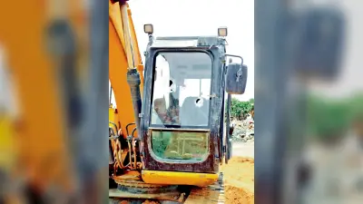 पत्थर खदान में भिड़े एक ही ग्राम के दो मोहल्ले के लोग, वाहनों में तोड़फोड़