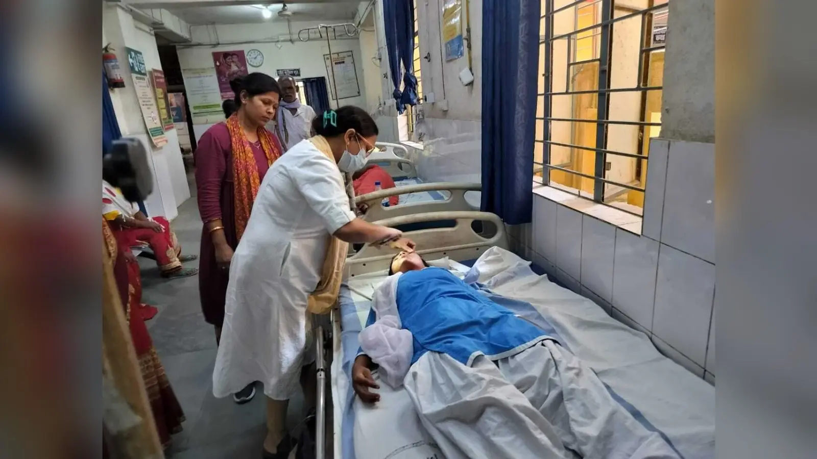 गर्मी के कारण लगातार तीन दिनों से बीमार पड़ रही हैं प्रोजेक्ट स्कूल की छात्राएं
