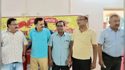 रेलवे इंजीनियरिंग विभाग के कर्मी हेमंत को दी गयी सेवानिवृत्ति