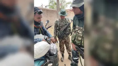 सीआरपीएफ के जवानों ने नारायणपुर में किया फ्लैग मार्च
