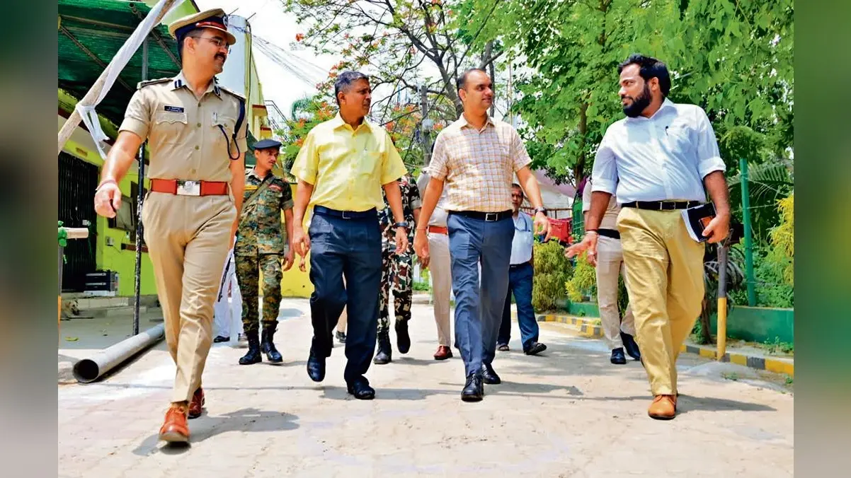 मुख्य निर्वाचन पदाधिकारी ने स्ट्रांग रूम और मतगणना कक्ष का किया निरीक्षण